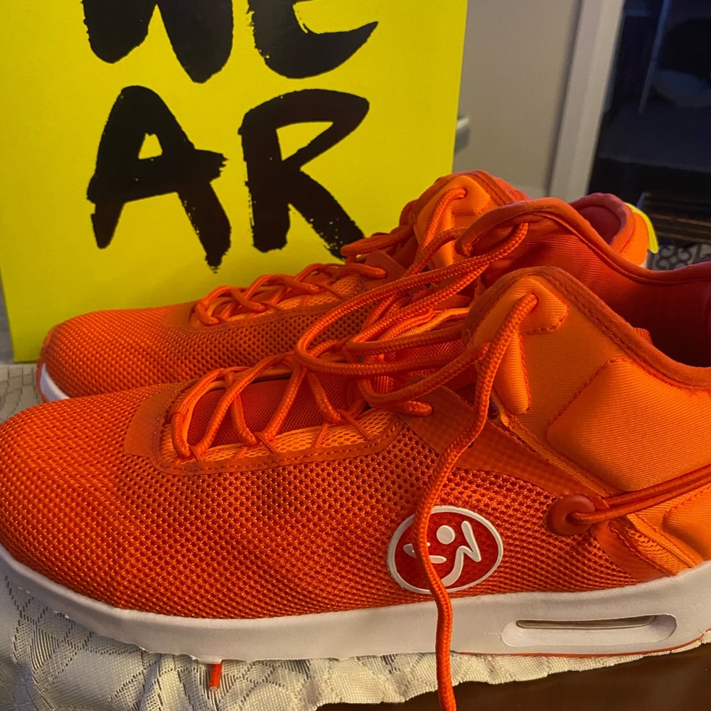 Unisex Zumba Fitness sneakers, NEW, used once, orange neon, size 10